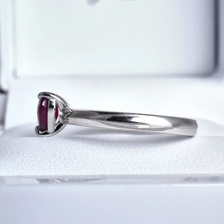 Pierścionek z rubinem naturalnym